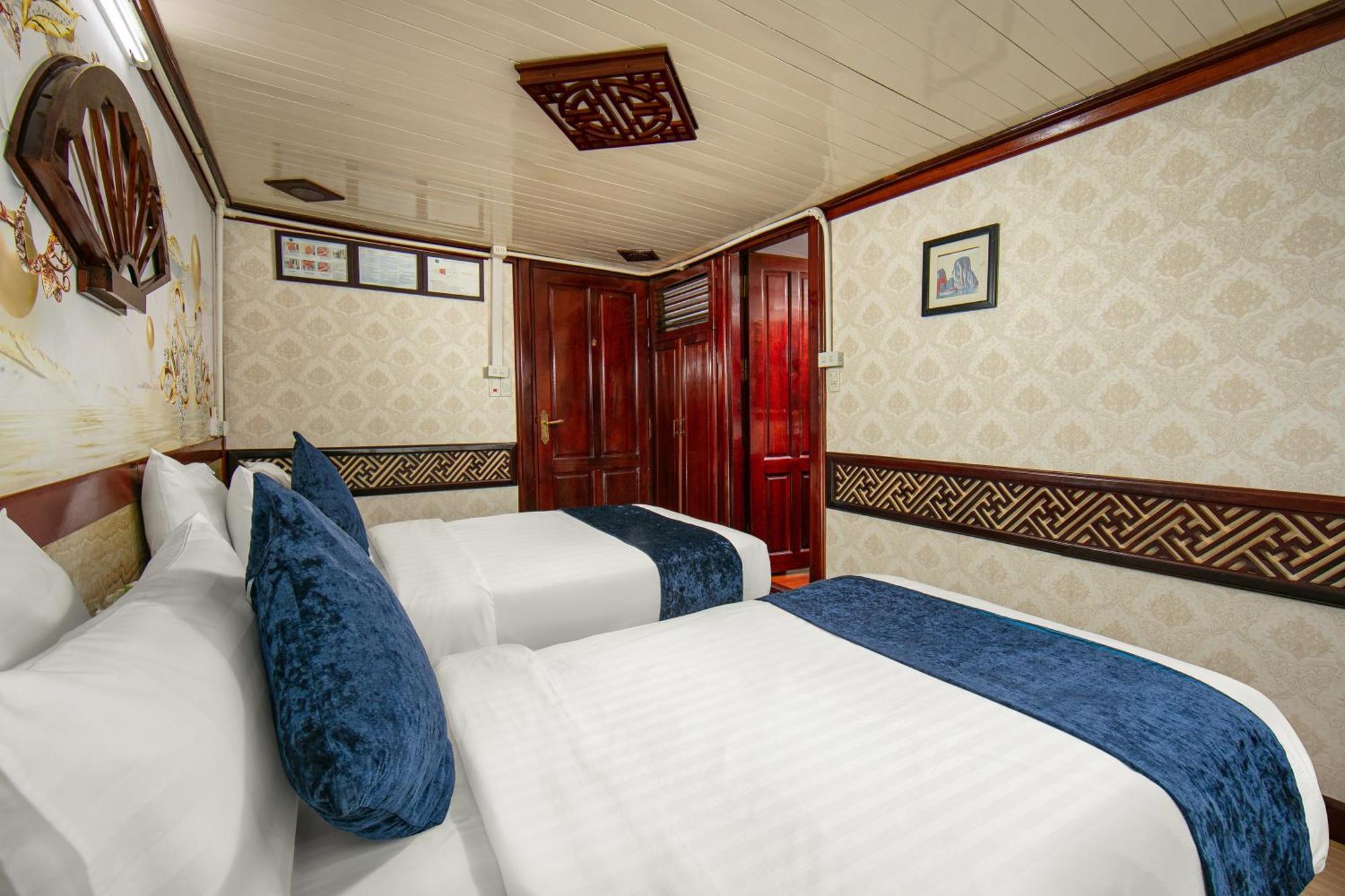 Fantasea Imperial Cruise Hotel Ha Long Bagian luar foto