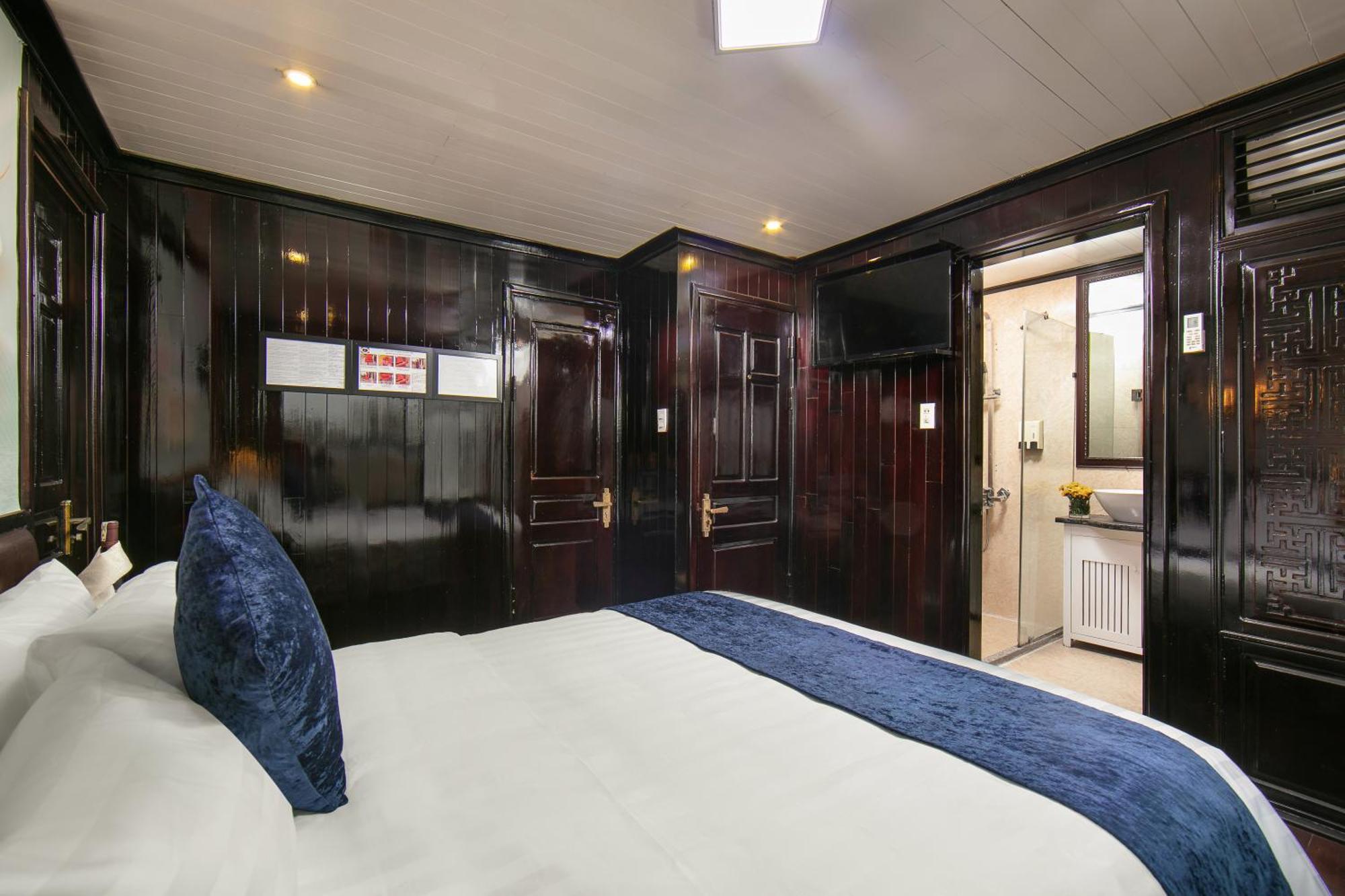 Fantasea Imperial Cruise Hotel Ha Long Bagian luar foto