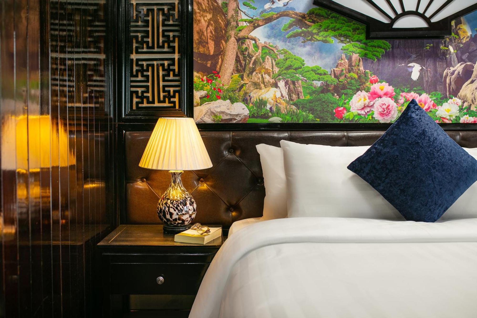 Fantasea Imperial Cruise Hotel Ha Long Bagian luar foto
